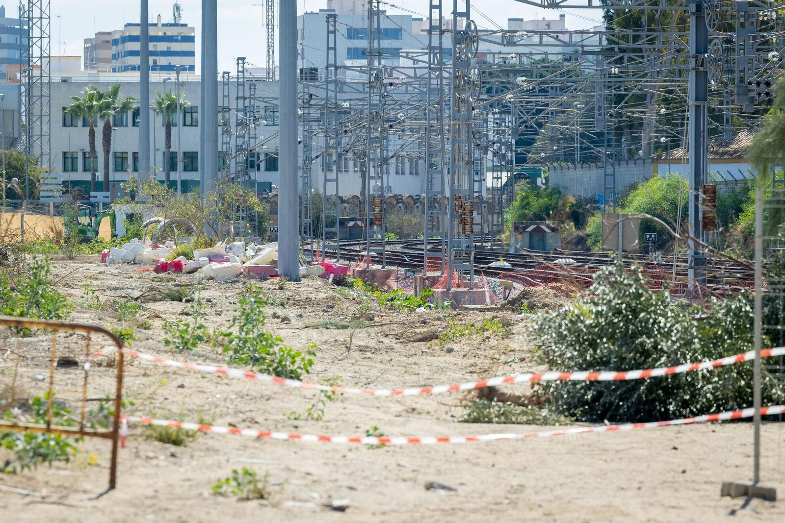 Zona del espacio ferroviario donde se situará la vía de los mercancias que cruzarán la avenida de Astilleros.