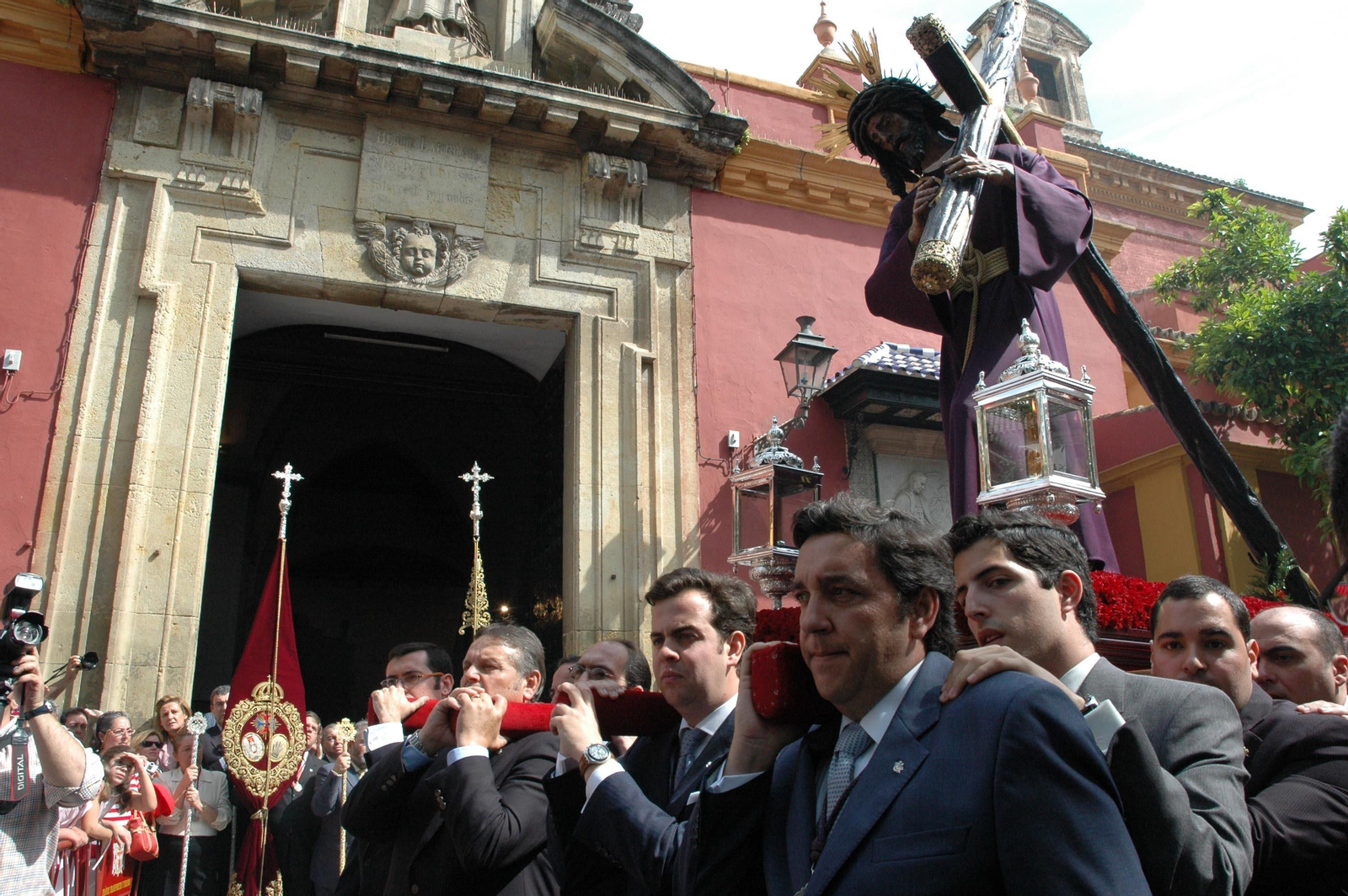 Traslado del Gran Poder al convento de Santa Rosalía en 2008.