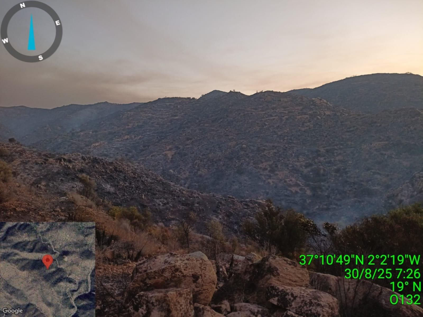 Situación del incendio de Lubrín durante la mañana de este sábado.