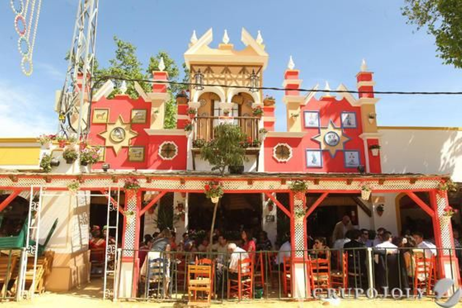 La otra caseta ganadora, la de 'Los Pollitos'

Foto: Miguel Angel Gonzalez