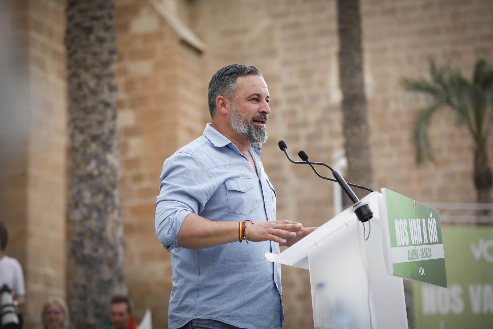 Imágenes de campaña para las elecciones europeas de VOX