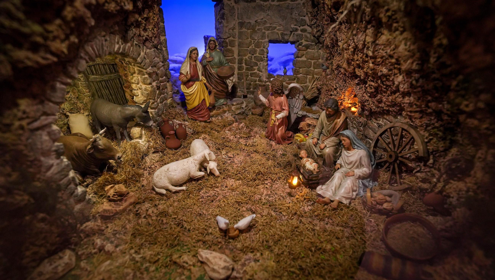 Imágenes de la exposición '50 Navidades montando el Belén' en Jerez