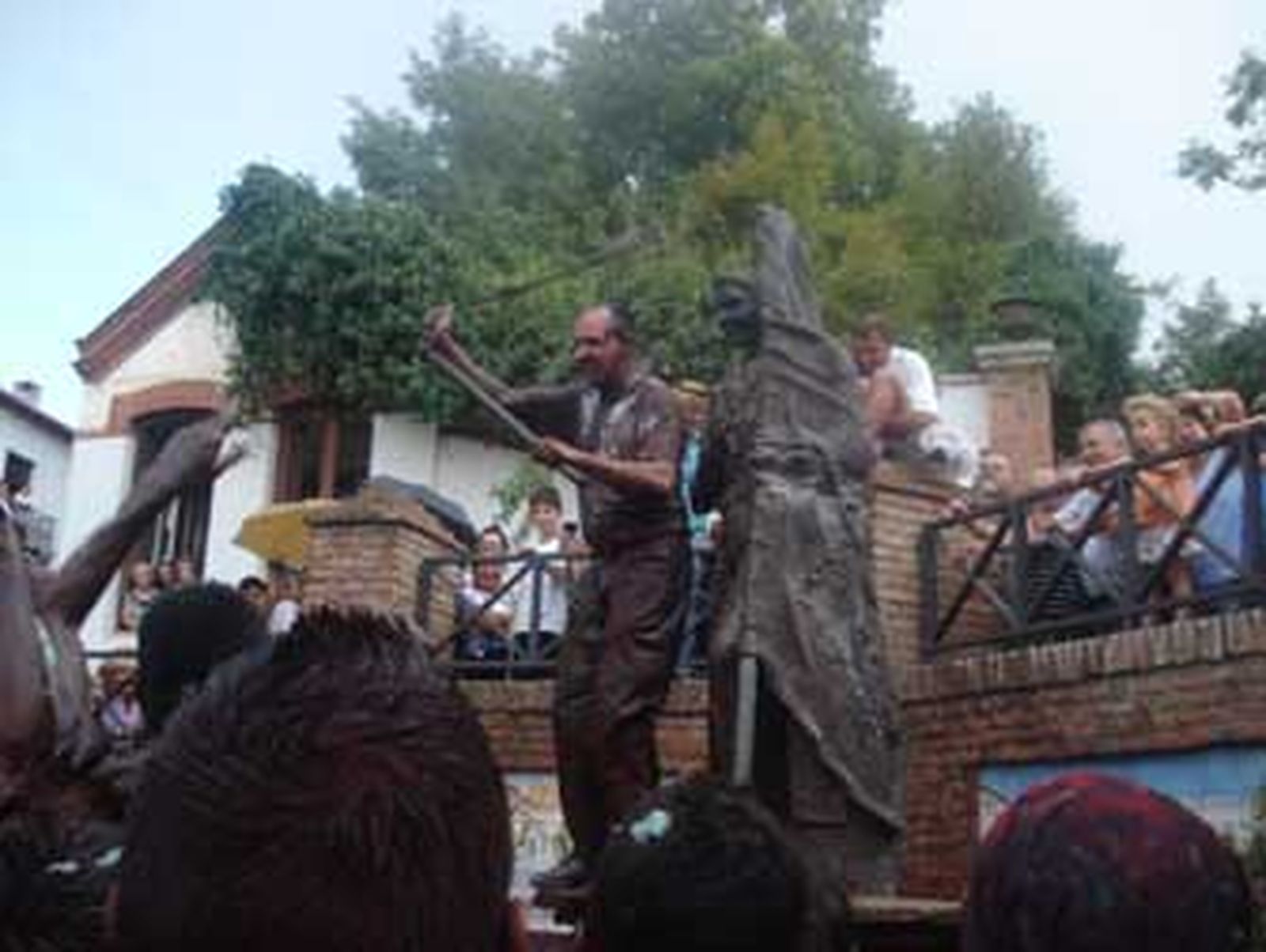 Alejandro Baena hace grande al Cascamorras en Guadix