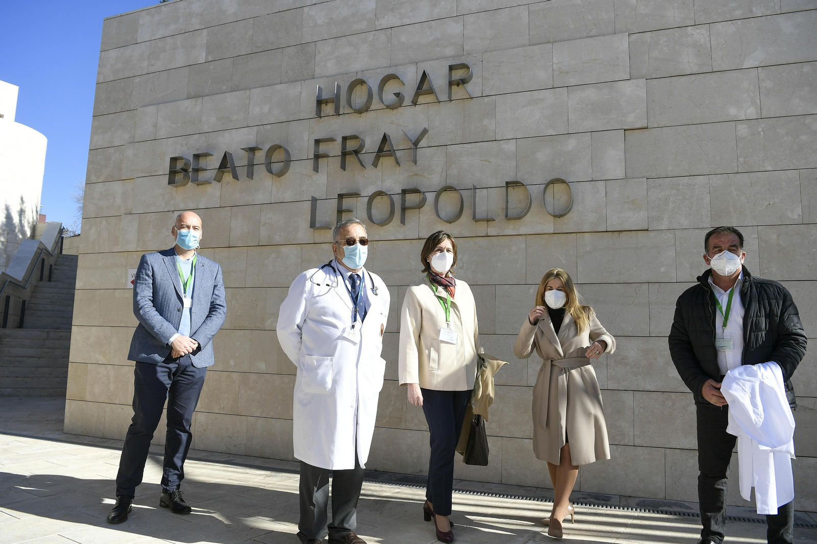 Fotos de un día histórico: así ha sido la vacunación en Granada