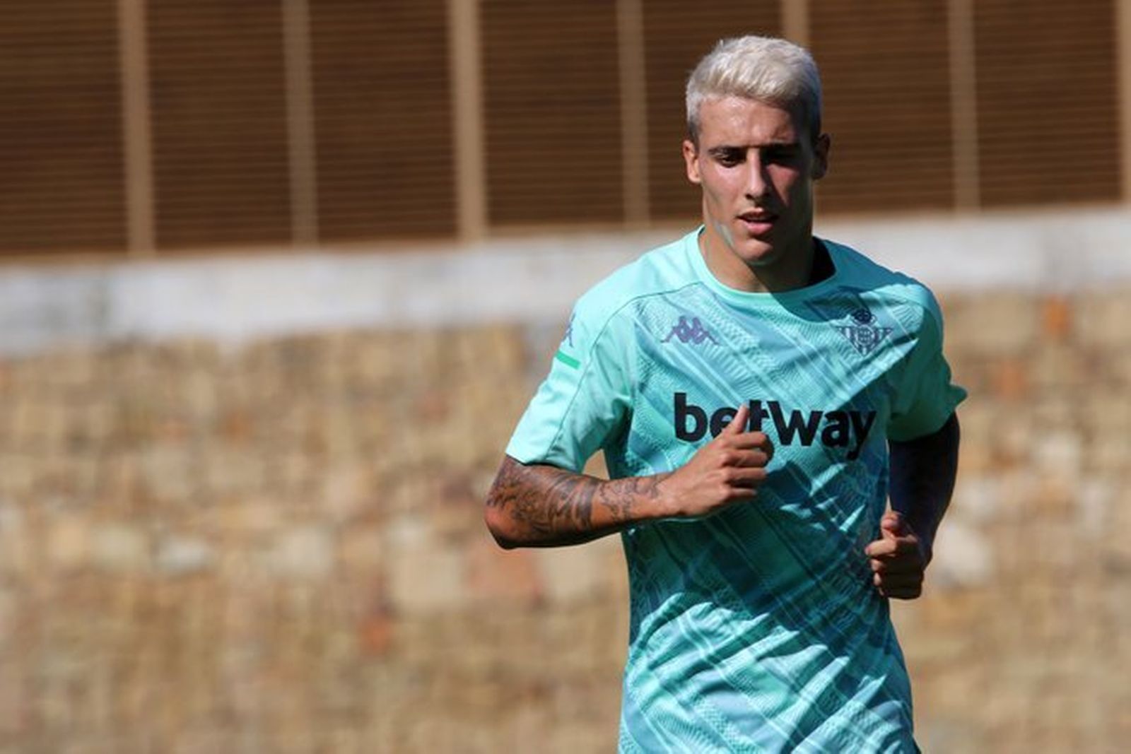 Tello realiza carrera continua en un entrenamiento.