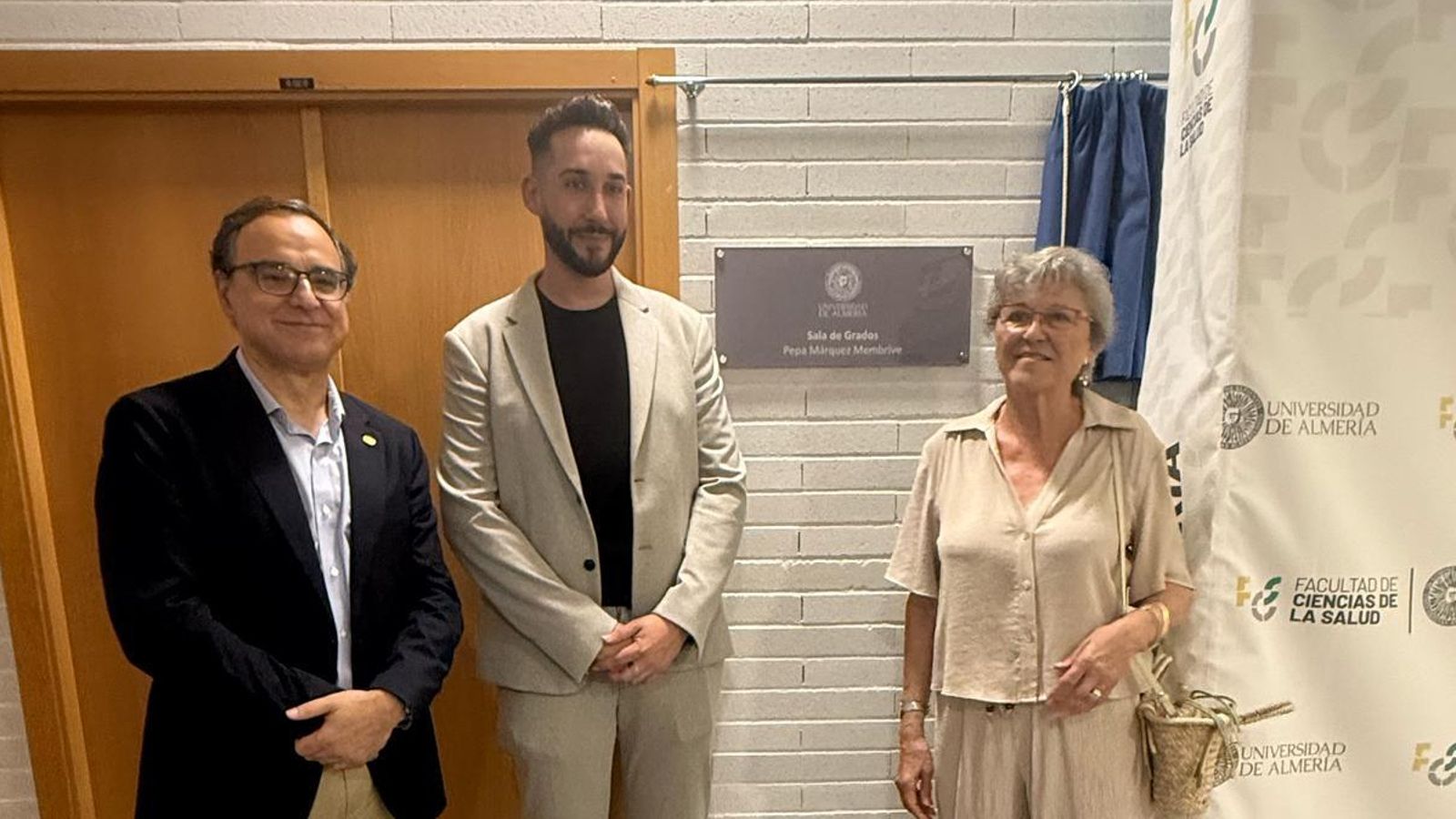 El rector de la UAL, el decano de Ciencias de la Salud y Pepa Márquez. El rector de la UAL, el decano de Ciencias de la Salud y Pepa Márquez.