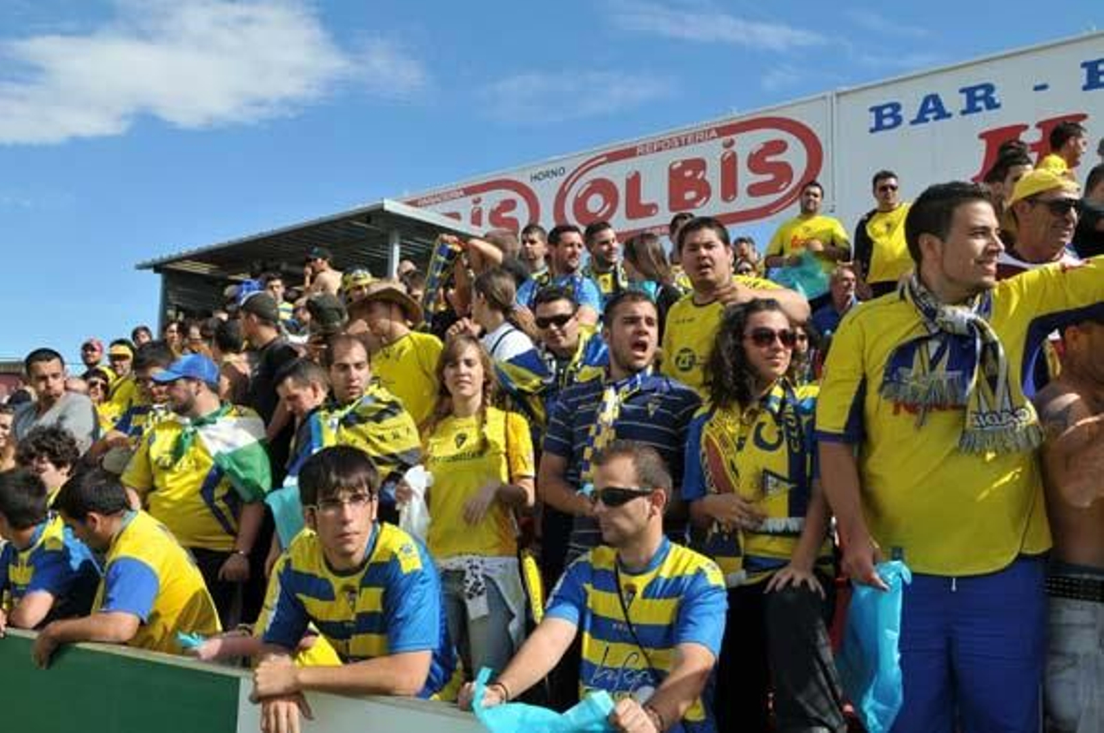 El equipo amarillo vuelve a los puestos de descenso y se complica la vida al perder por dos goles a uno frente al Huesca

Foto: LOF
