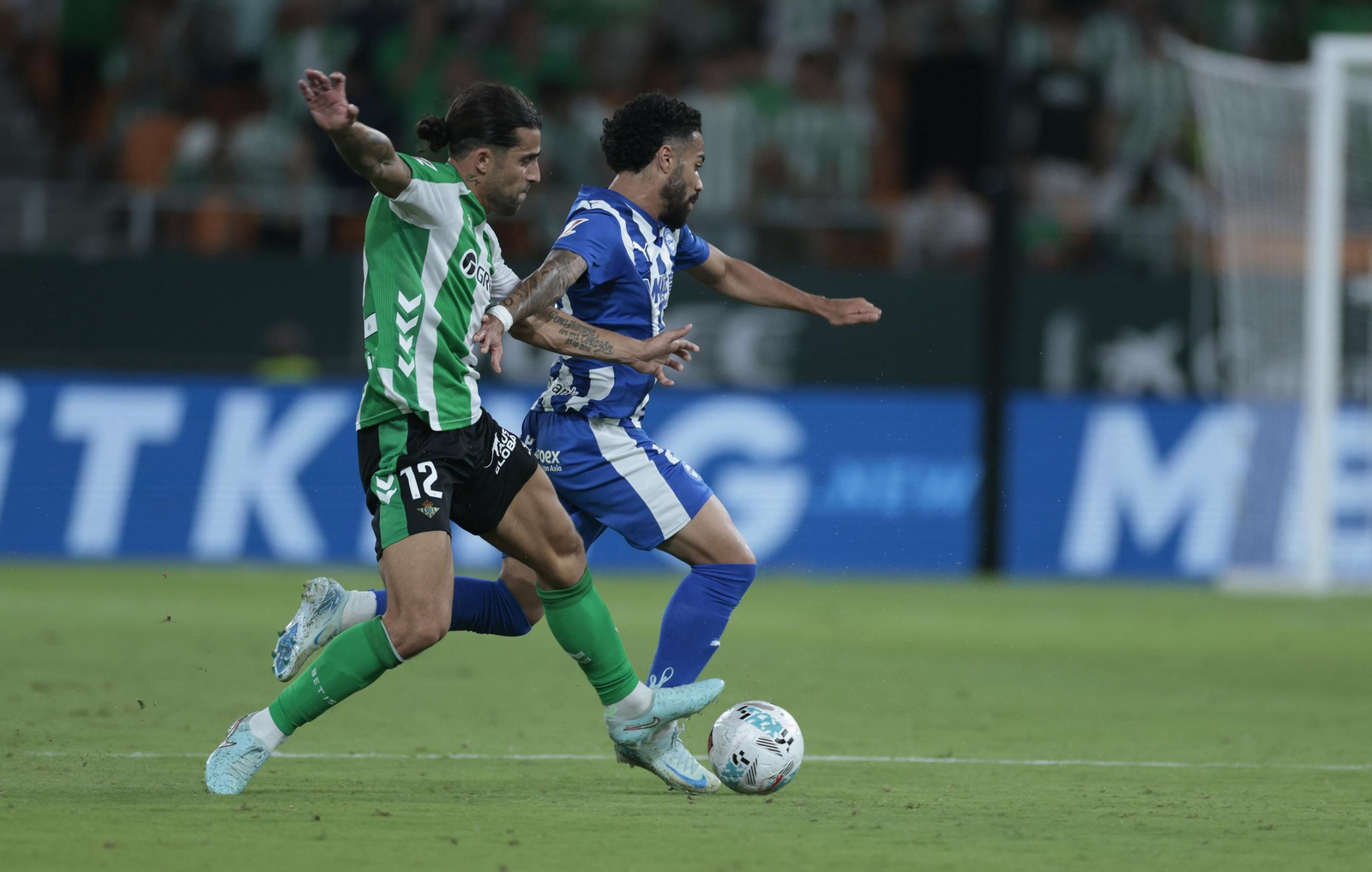 Ricardo Rodríguez en el encuentro ante el Betis frente el Alavés