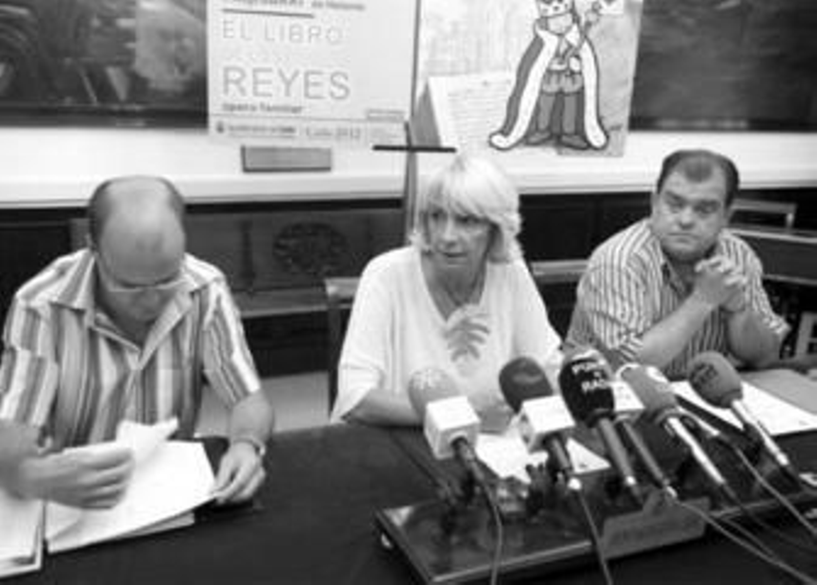 José Luis López Aranda, Teófila Martínez y Antonio Castillo, ayer, en la presentación de la obra.