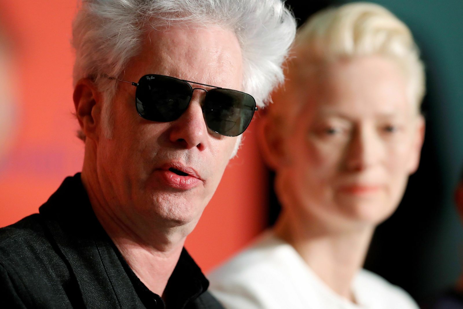 El realizador Jim Jarmusch, junto a la actriz Tilda Swinton.