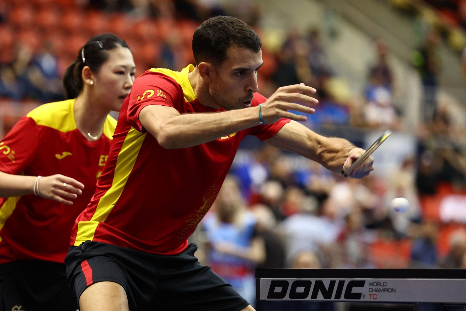 La pareja formada por el onubense Álvaro Robles y la catalana María Xiao.