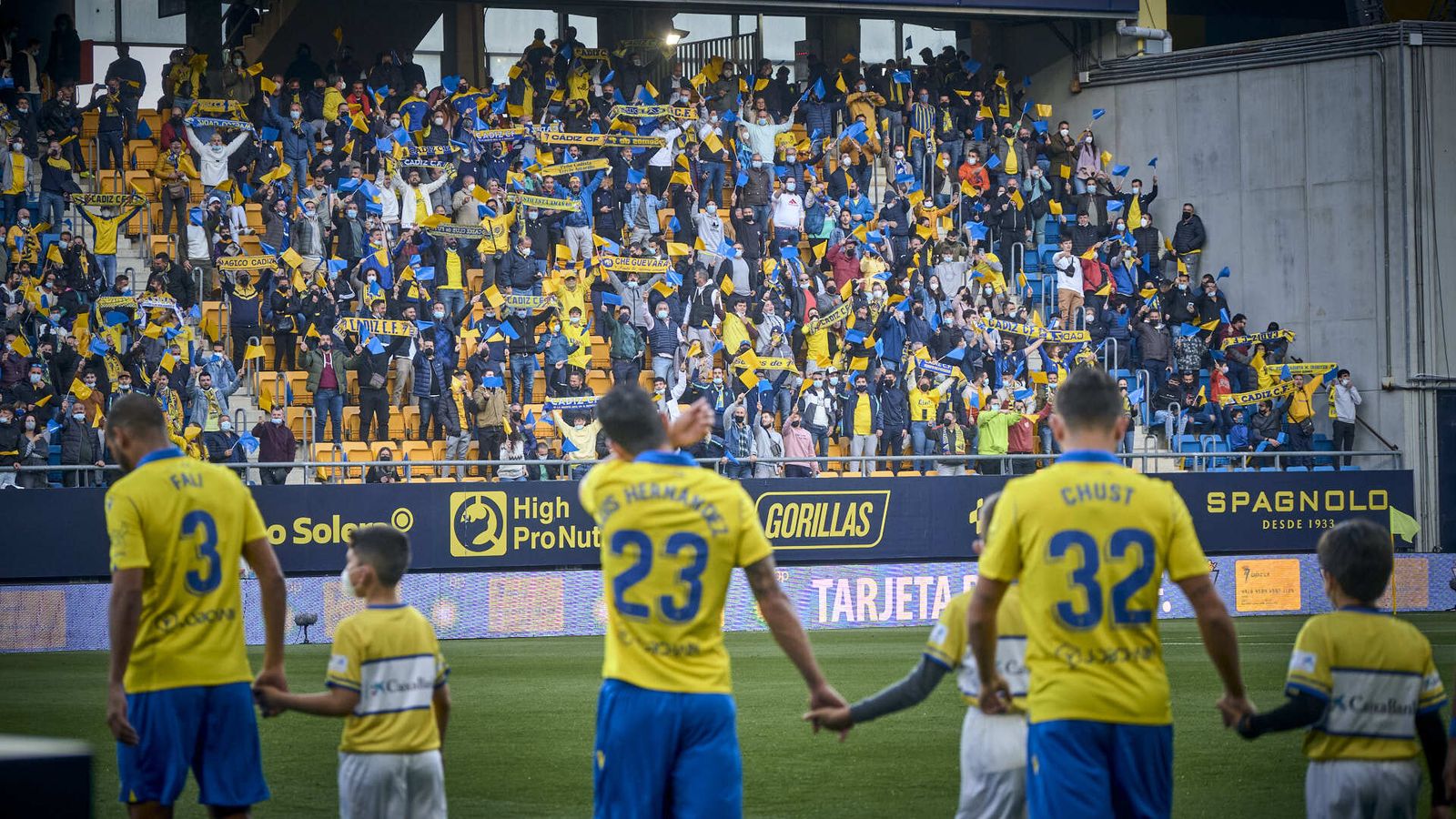 Partido de fútbol entre el Cádiz CF y el Getafe CF.