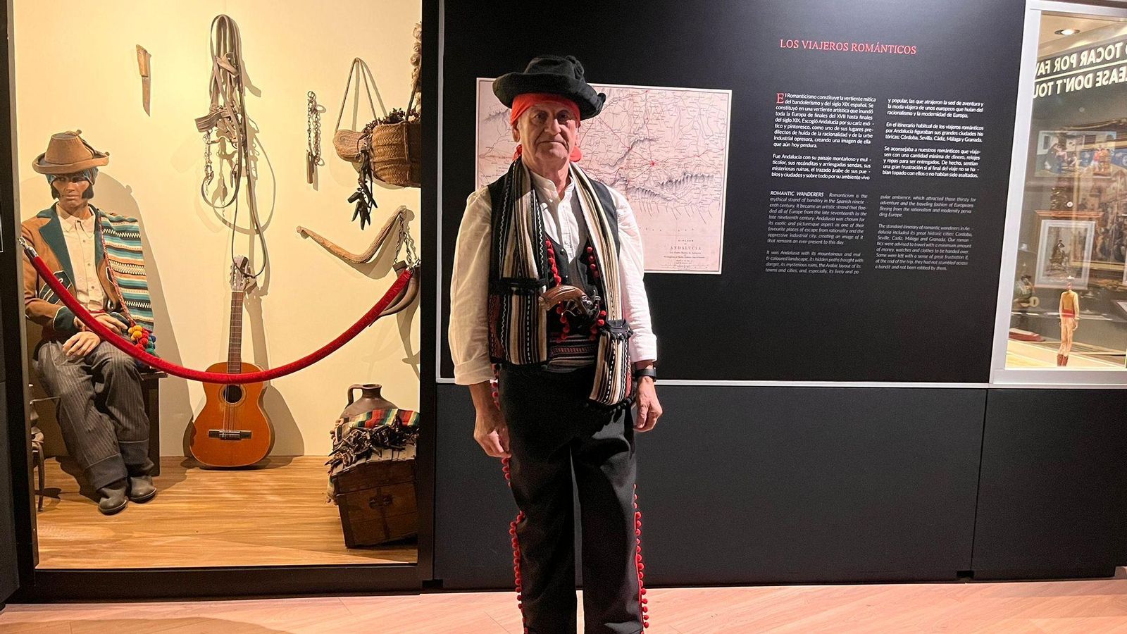 Uno de los actores vestido de bandolero en el Museo del Bandolero