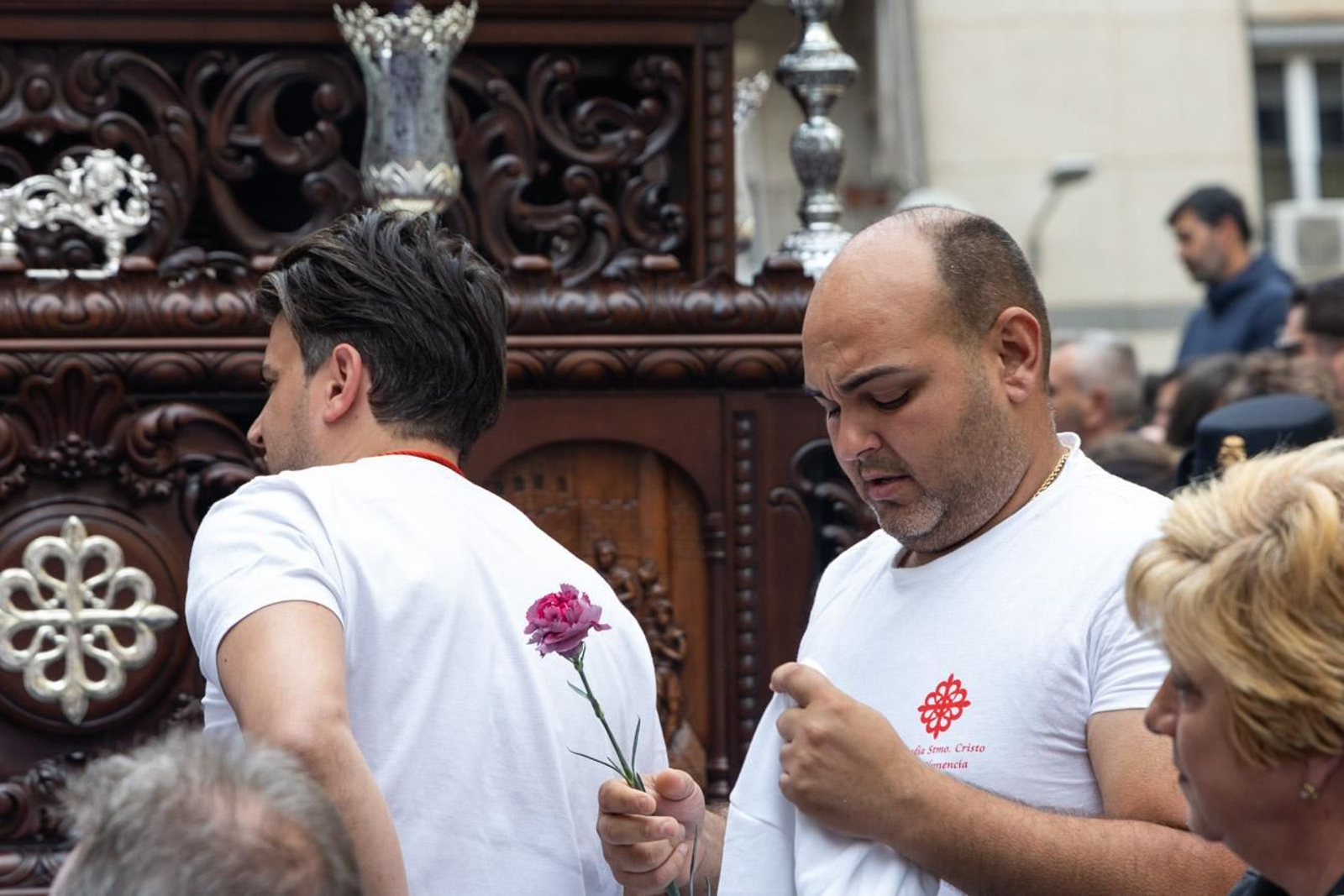 La temida lluvia impide el desarrollo normal de este Martes Santo