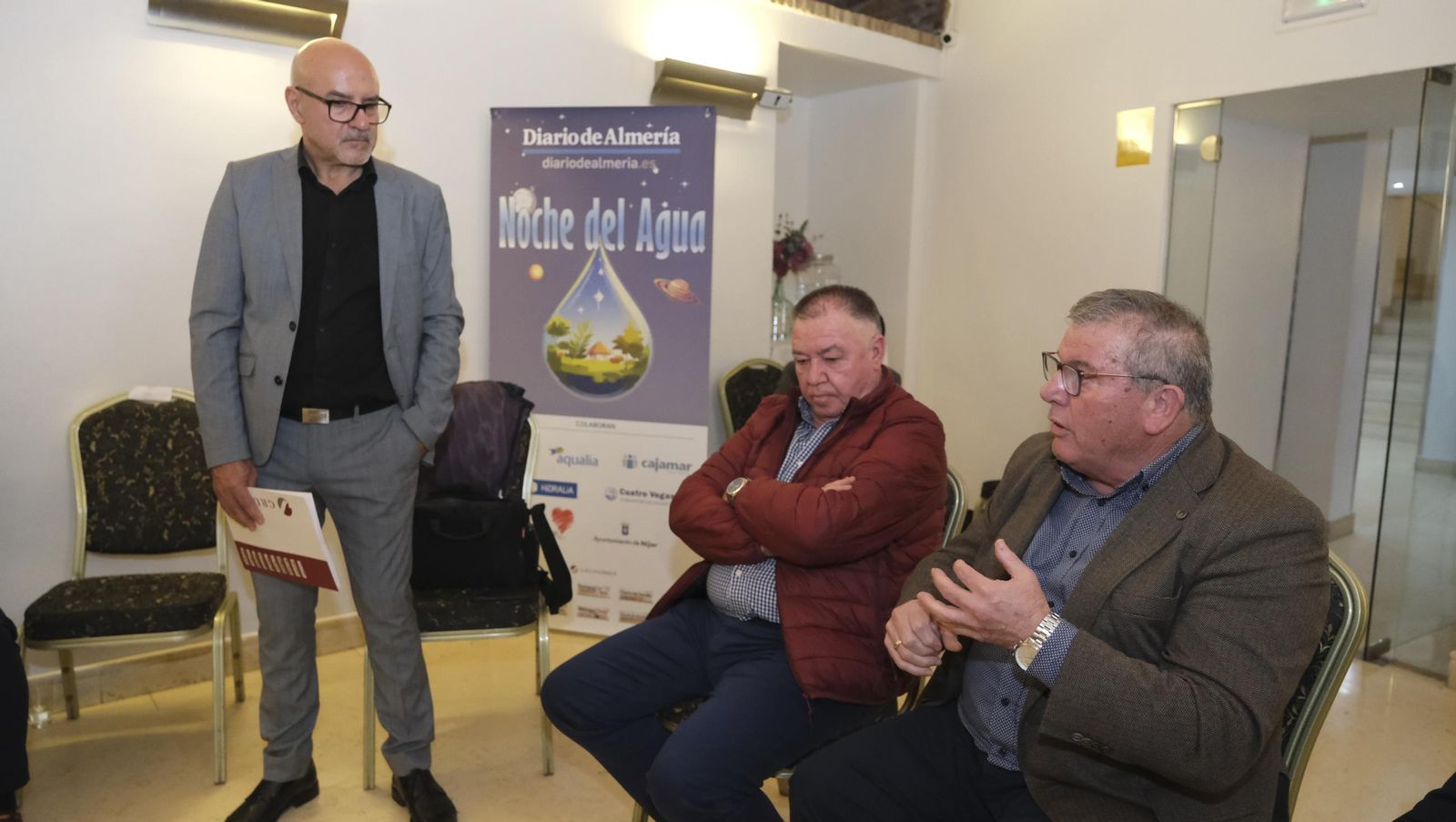 Imágenes del foro Noche del Agua de Diario de Almería