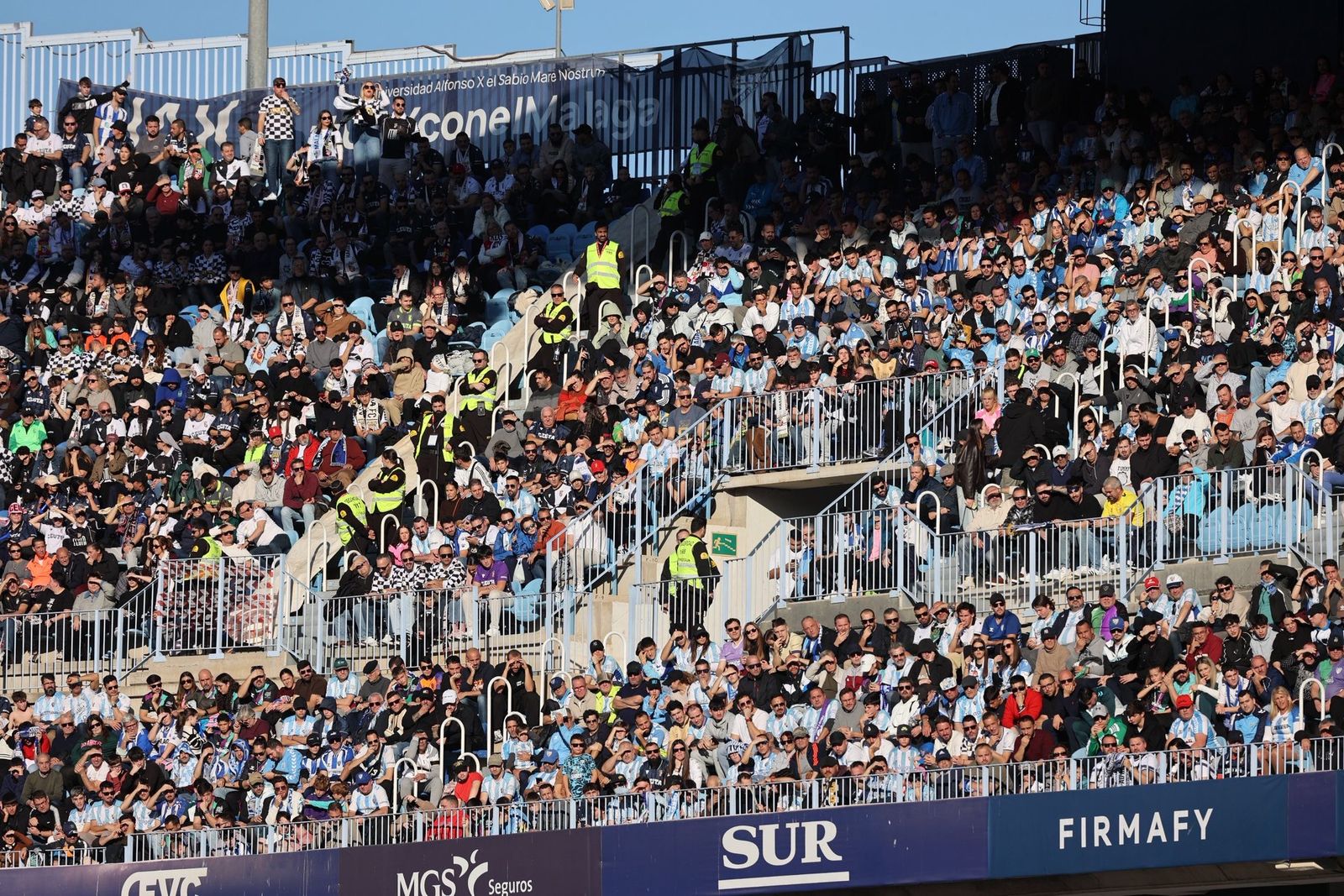 Búscate en las gradas en el Málaga CF-Ceuta