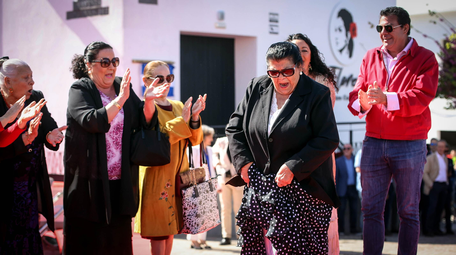 Toda la familia de Lola Flores y muchos famosos en Jerez en la inauguración de su Centro Cultural Toda la familia de Lola Flores y muchos famosos en Jerez en la inauguración de su Centro Cultural