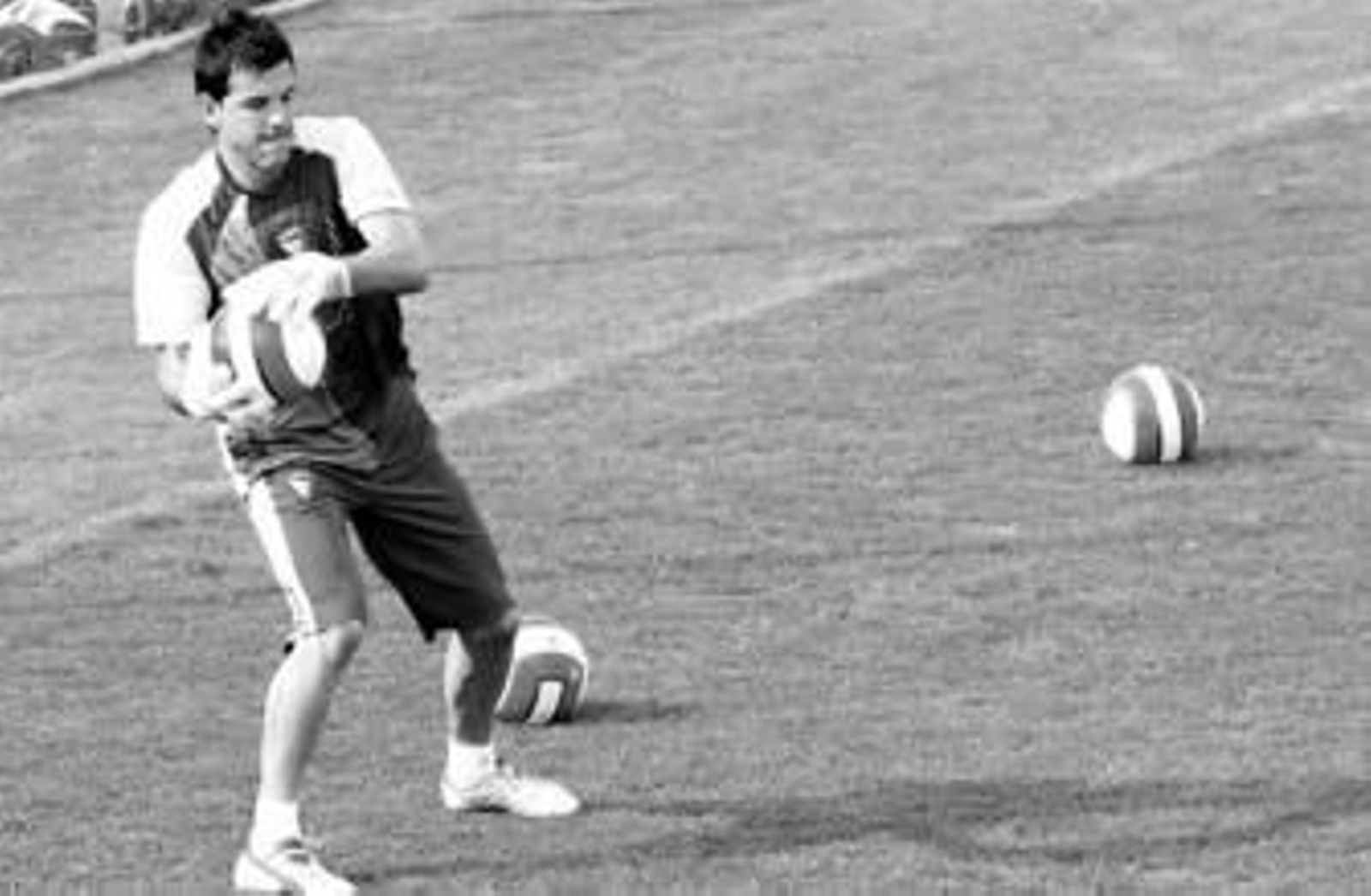 Contreras detiene un esférico durante un entrenamiento con el Cádiz de esta temporada.