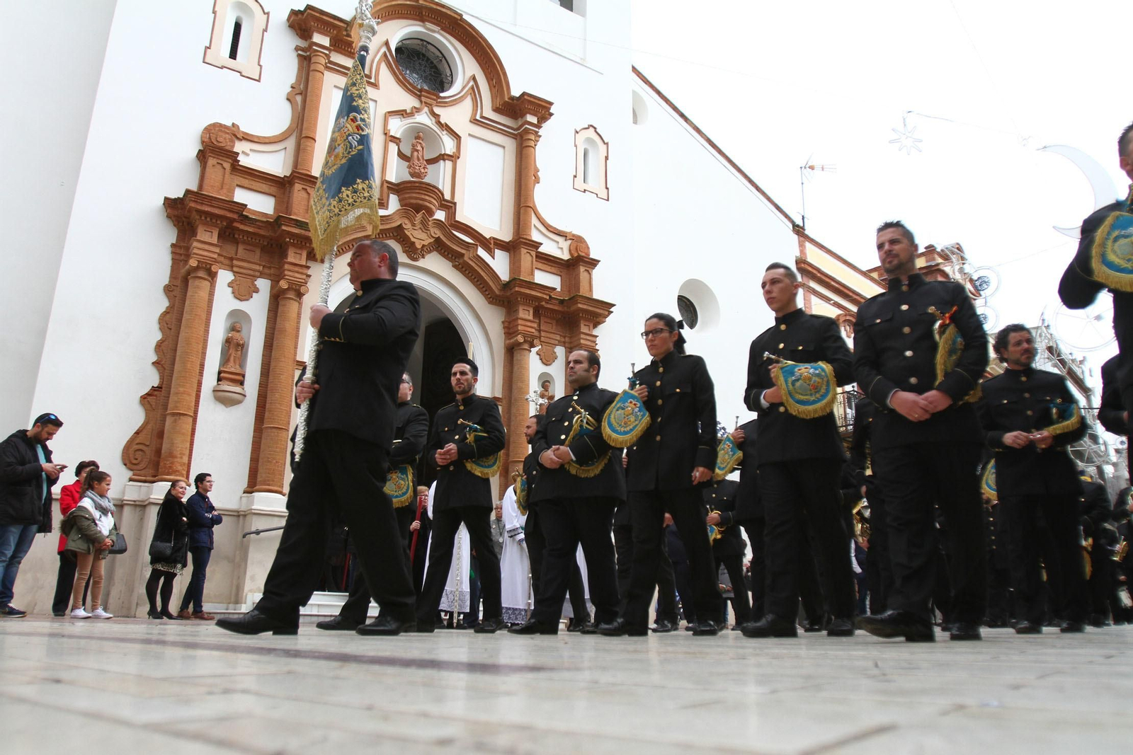 Procesión Solemne  de la Hermandad de La Vera Cruz, con el Santísimo Sacramento.