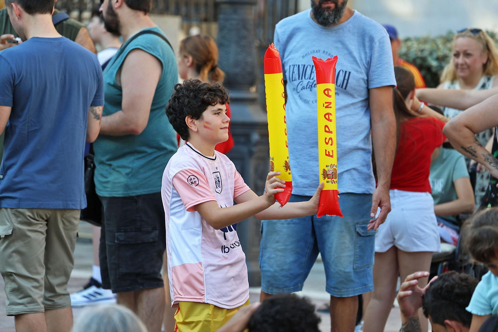 Imágenes de la Fan zone en Huelva de la Final de la Eurocopa entre Inglaterra y España Imágenes de la Fan zone en Huelva de la Final de la Eurocopa entre Inglaterra y España