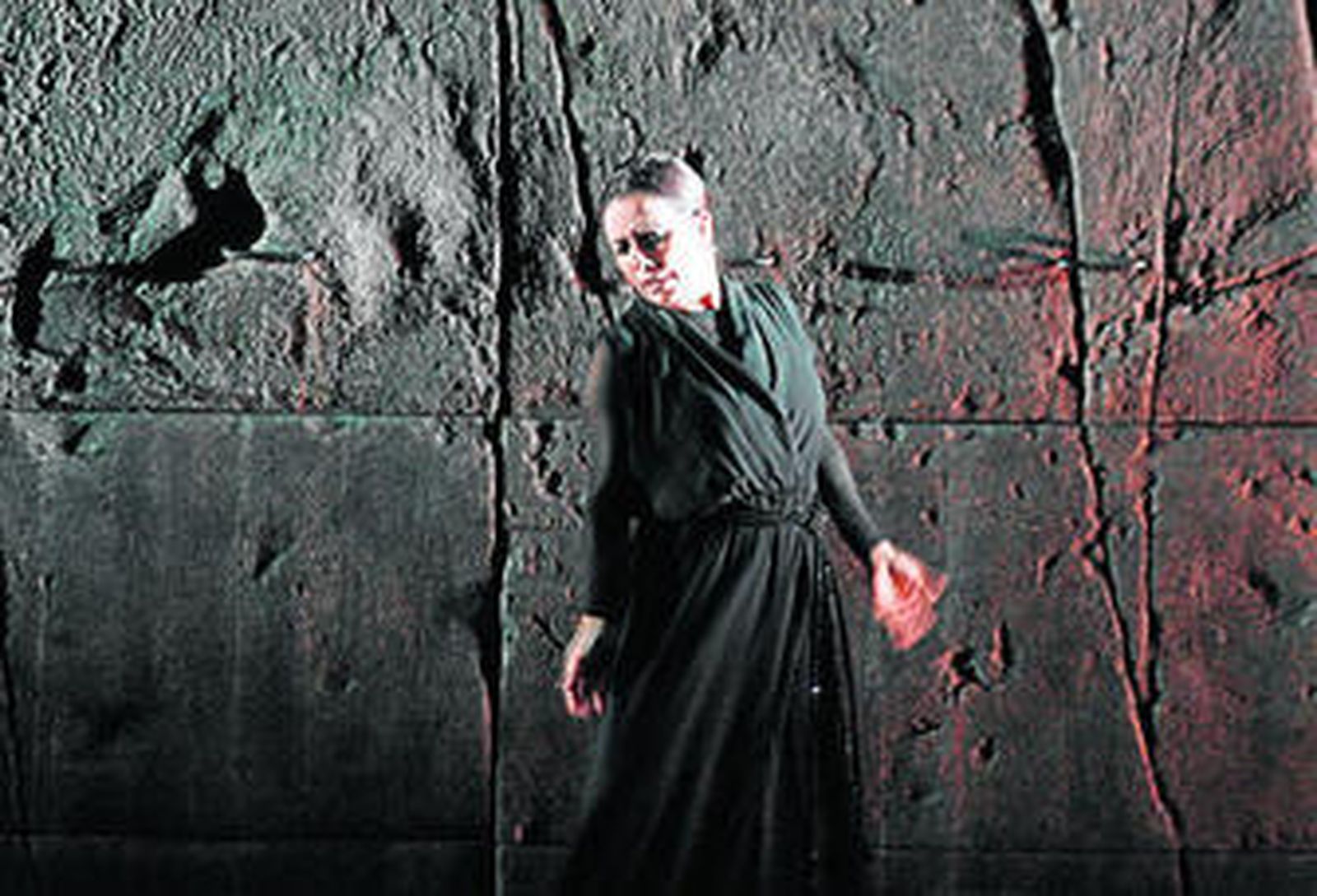 Eva Yerbabuena, una presencia ya clásica en el Festival de Jerez, presentará allí su nuevo espectáculo en febrero.