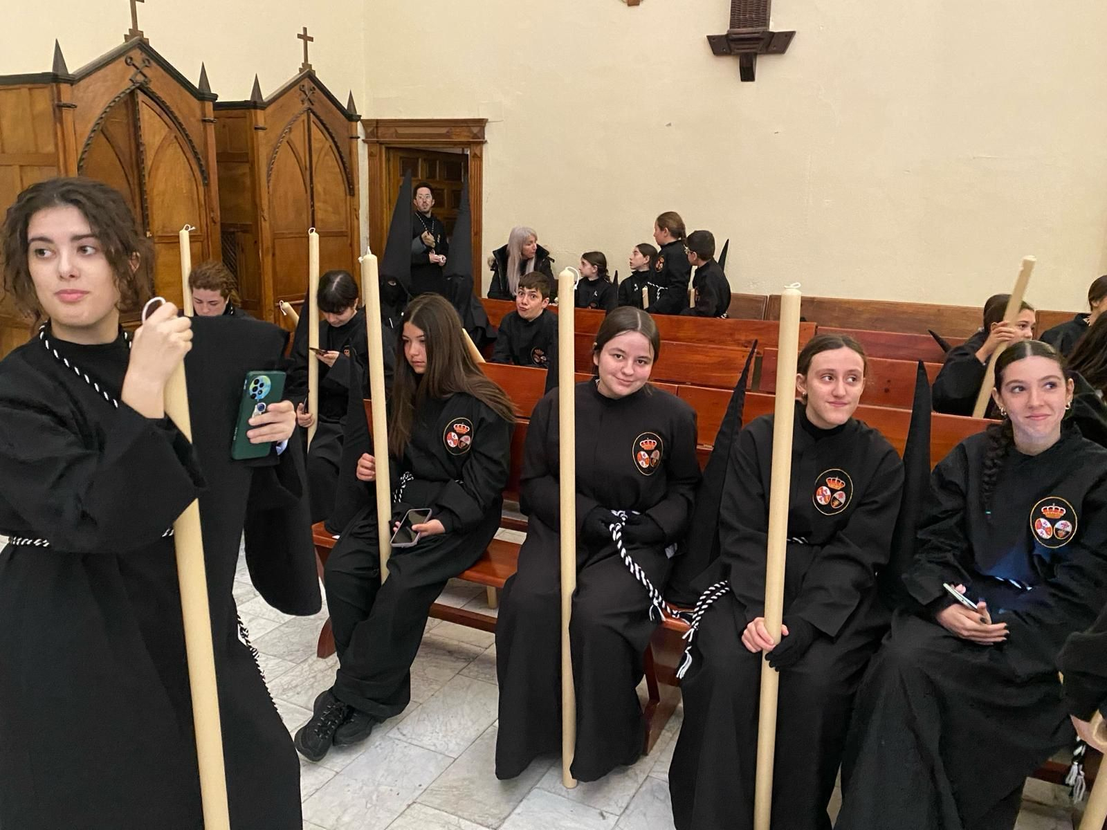 En imágenes: el Santo Sepulcro procesiona su luto por las calles de Jaén capital