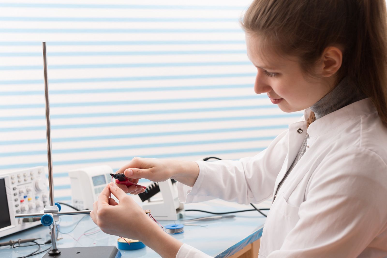 La UCA convoca 23 plazas para doctores en proyectos de I+D+i con empresas