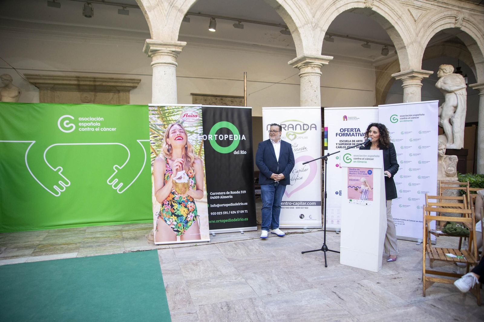Mucho x Vivir de la Asociación del Cáncer en la Escuela de Artes de Almería