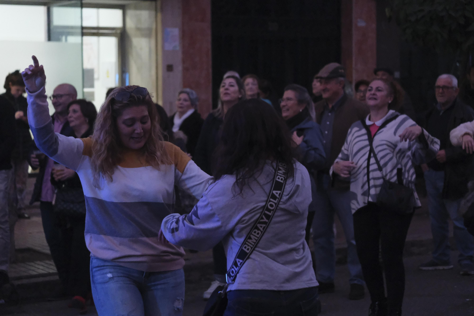 La gran fiesta de Pretardebuena en el barrio de la Viñuela de Córdoba, en fotografías