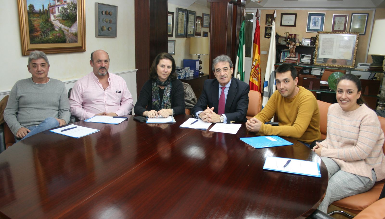 El presidente del Colegio de Enfermería de Cádiz con residentes y enfermeros especialistas en Salud Mental.