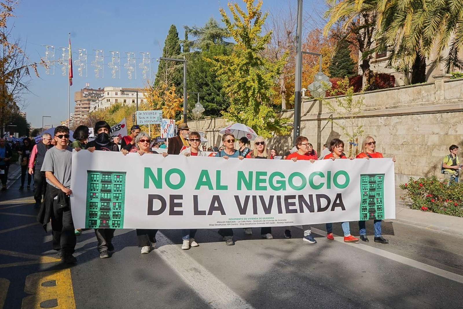 Todas las imágenes de la manifestación de Granada contra el "negocio de la vivienda"