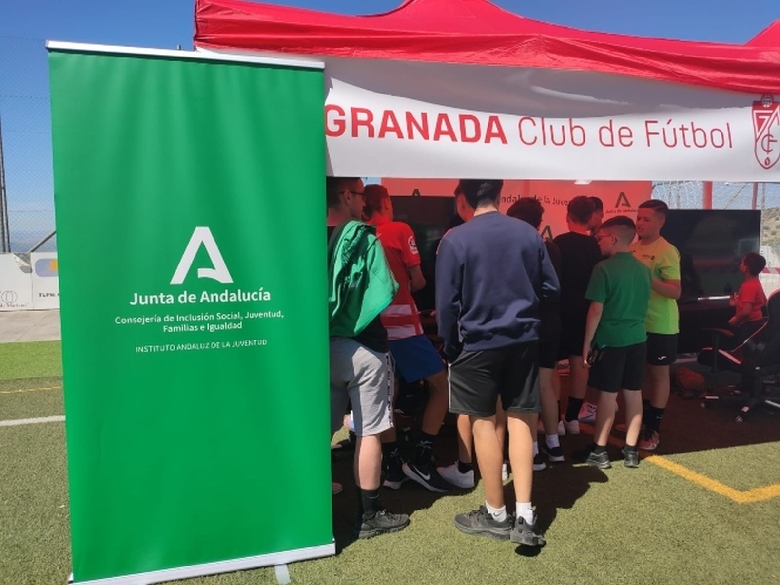 Stand instalado por el Granada CF dentro de su gira