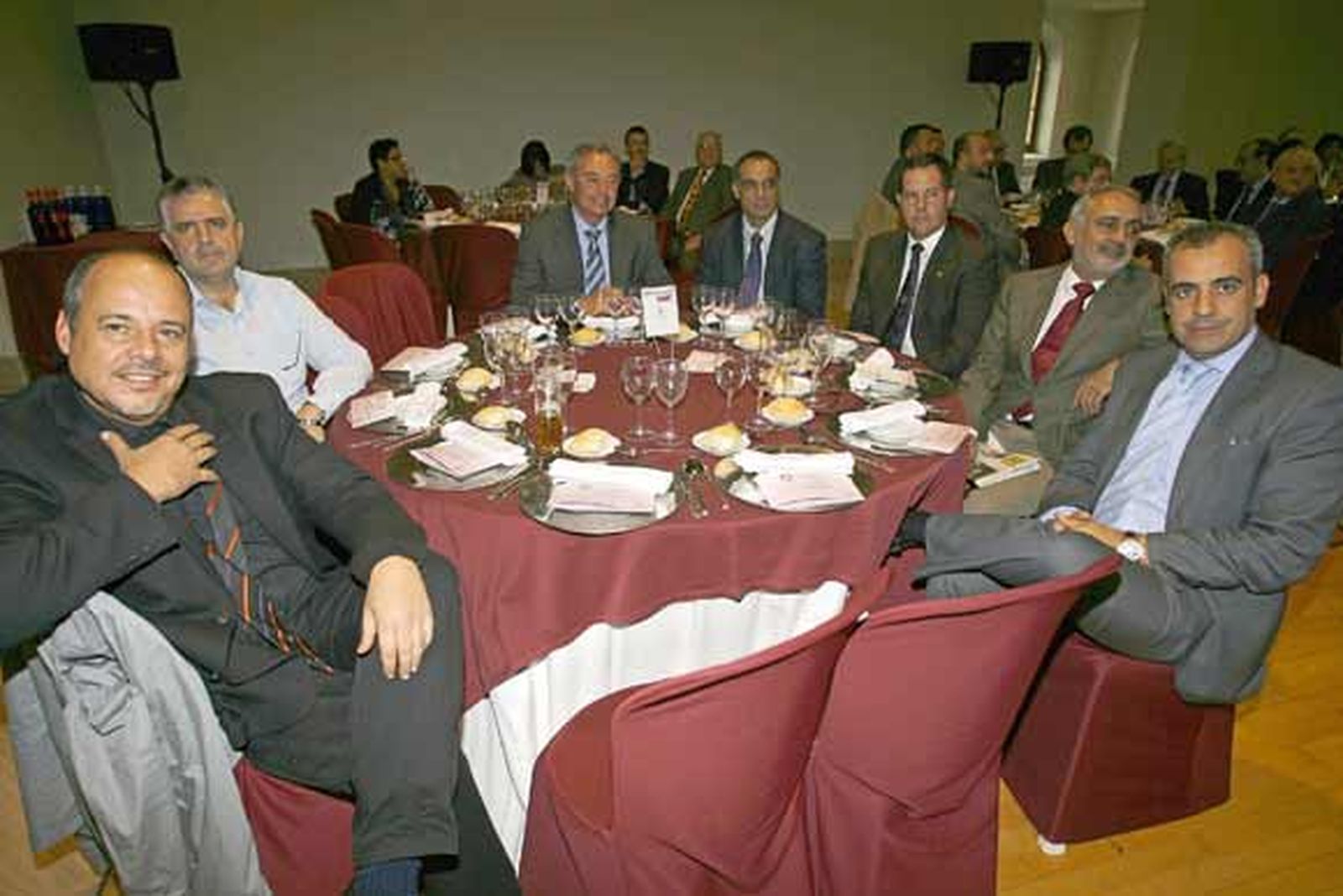 Ramón Rodríguez, Víctor Cortezo, Agustín Hiniesta, Javier Rubio, Fernando Villén y Antonio Moriana.

Foto: Julio Gonzalez/Joaquin Pino/Lourdes de Vicente