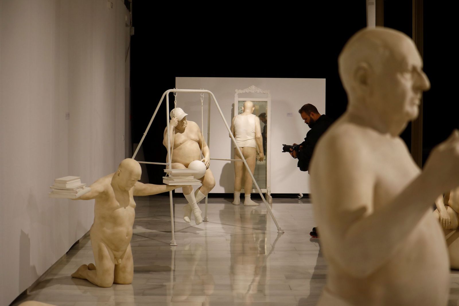 Un paseo en imágenes por la exposición 'Forma y fondo' de Belmonte en Córdoba