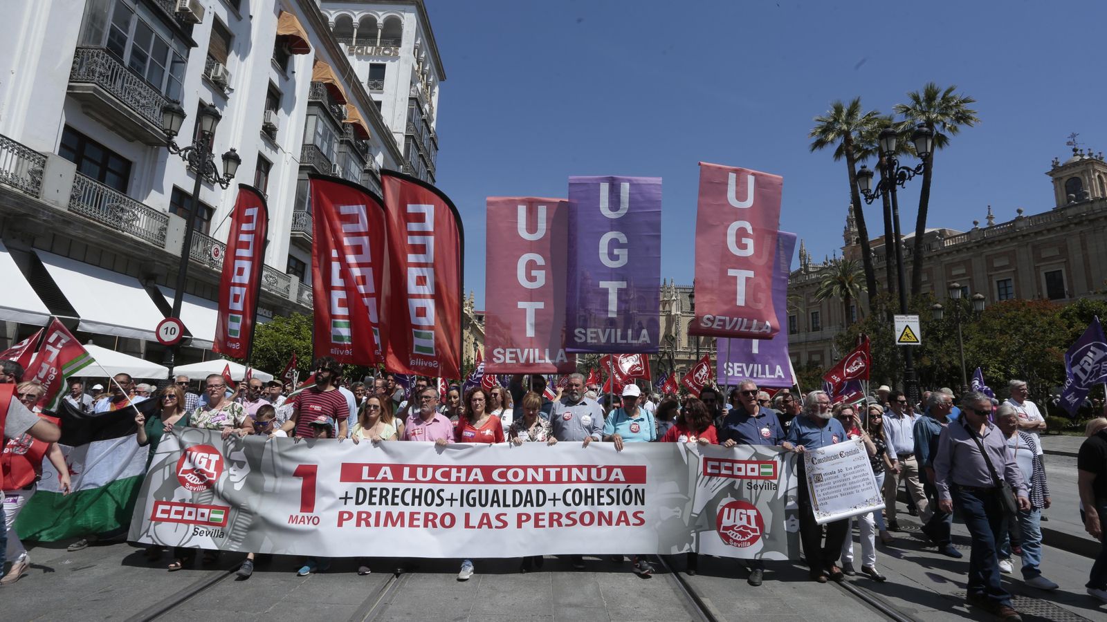 las imágenes de la  manifestación del Primero de Mayo en Sevilla
