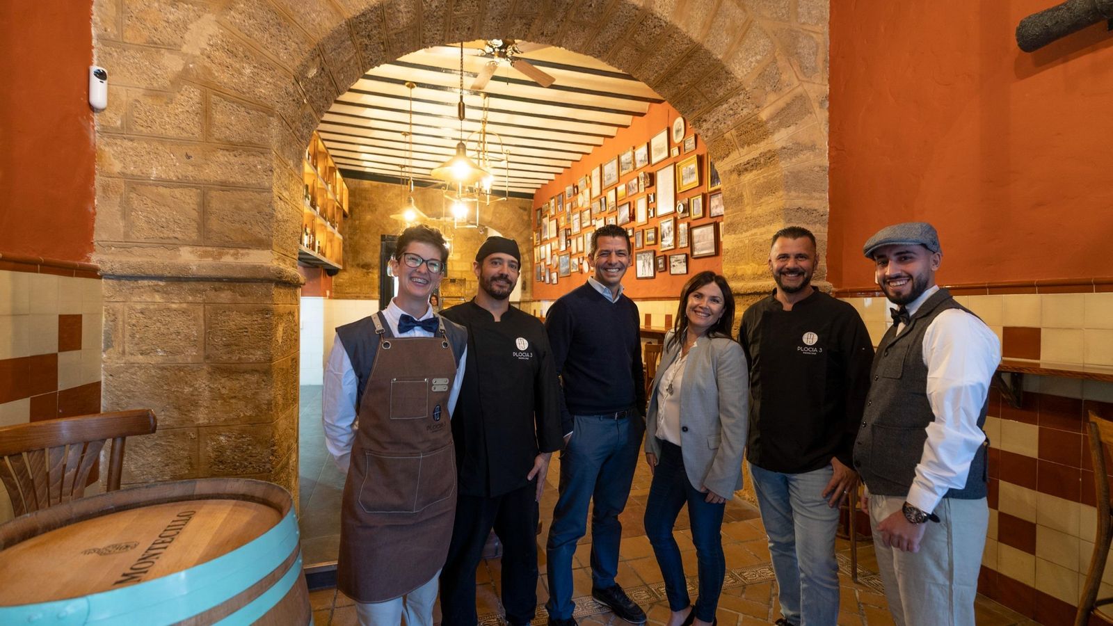 En el centro de la imagen, Fernando Gómez, Israel Fernández, Natalia Vergara y Manuel Liria.
