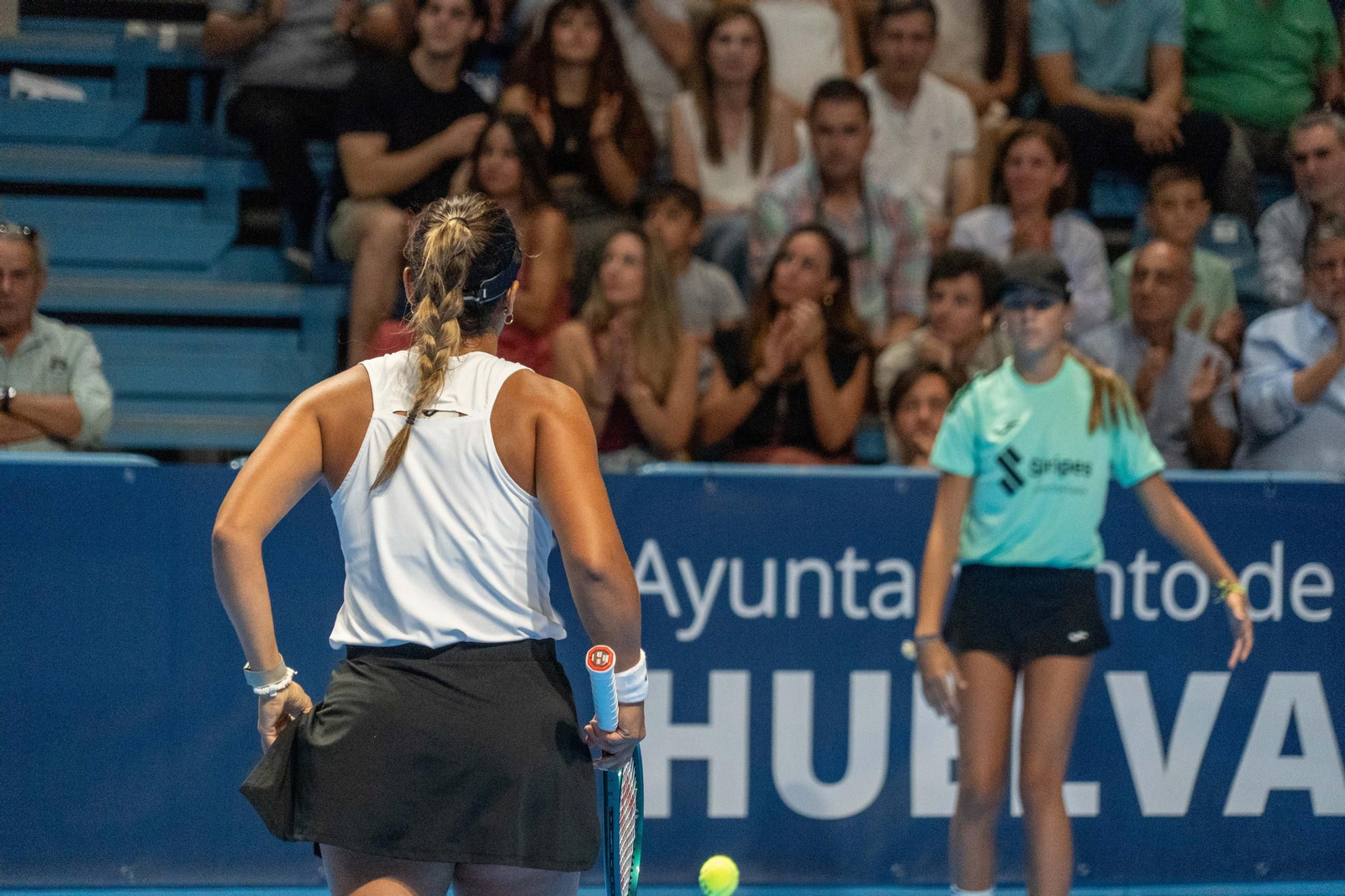 Imágenes de la final femenina de la Copa del Rey de tenis de Huelva entre Jesica Bouzas y Paula Badosa