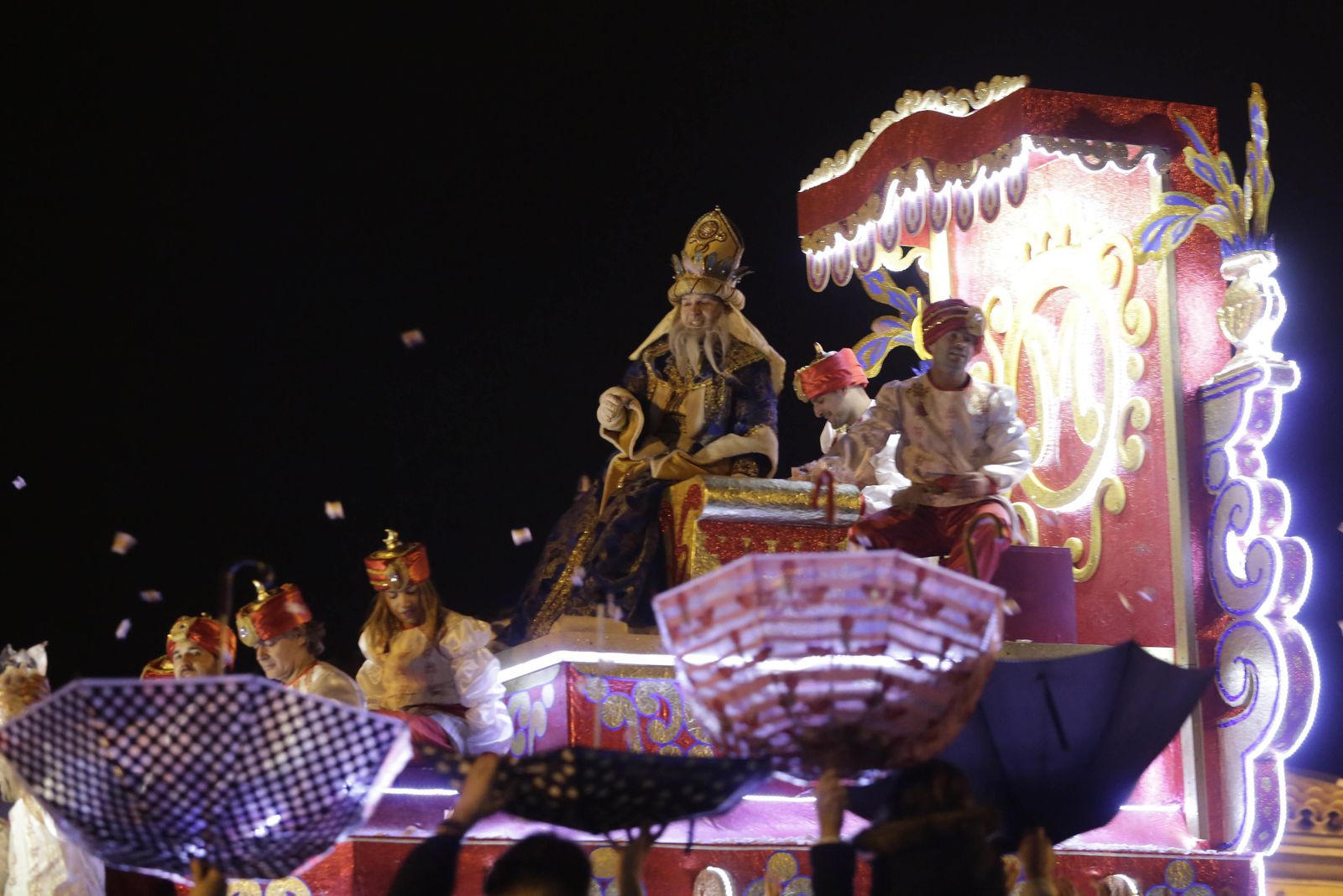 La Cabalgata de Reyes recorre Sevilla