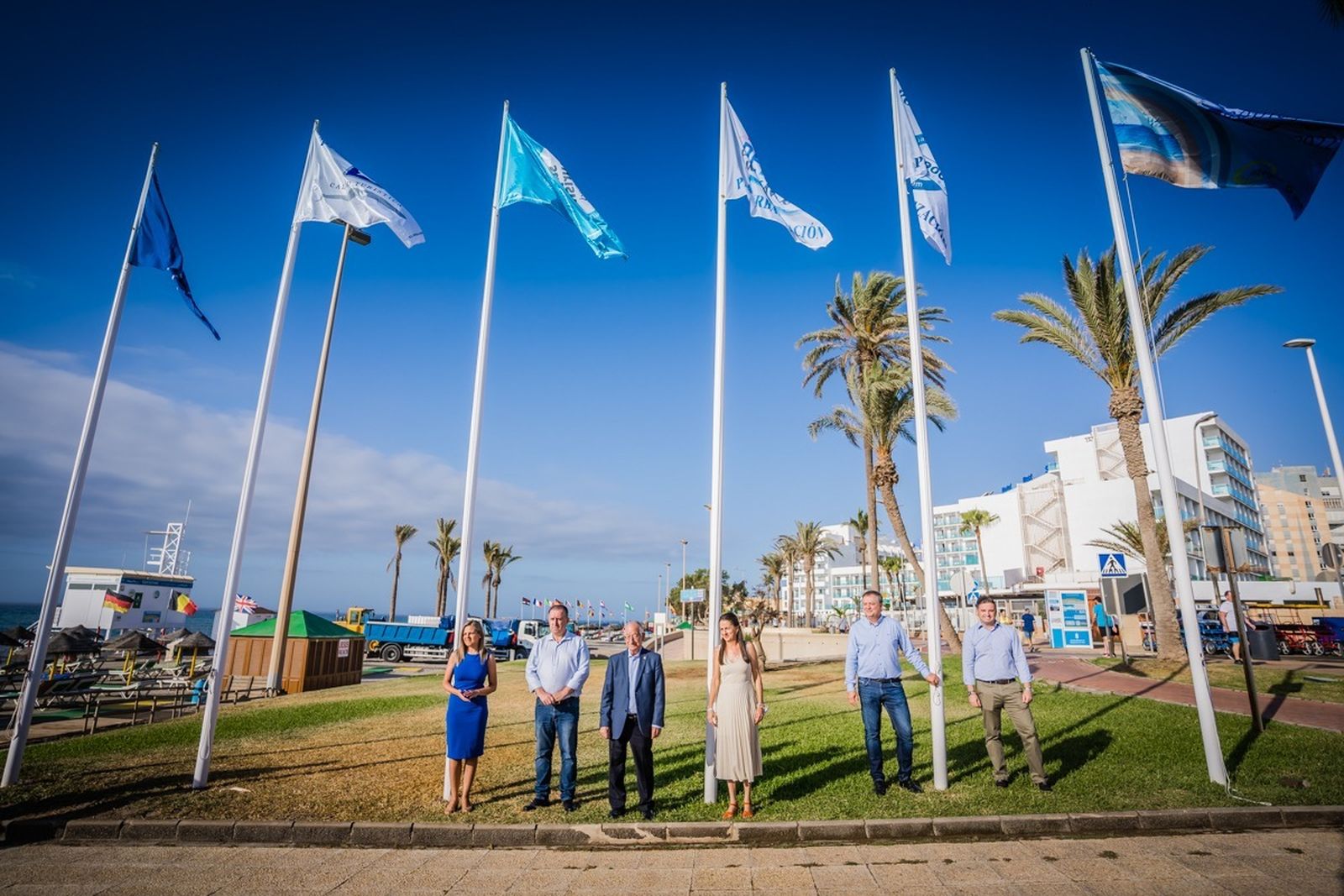 Roquetas de Mar es el municipio con más banderas azules ondeando este verano
