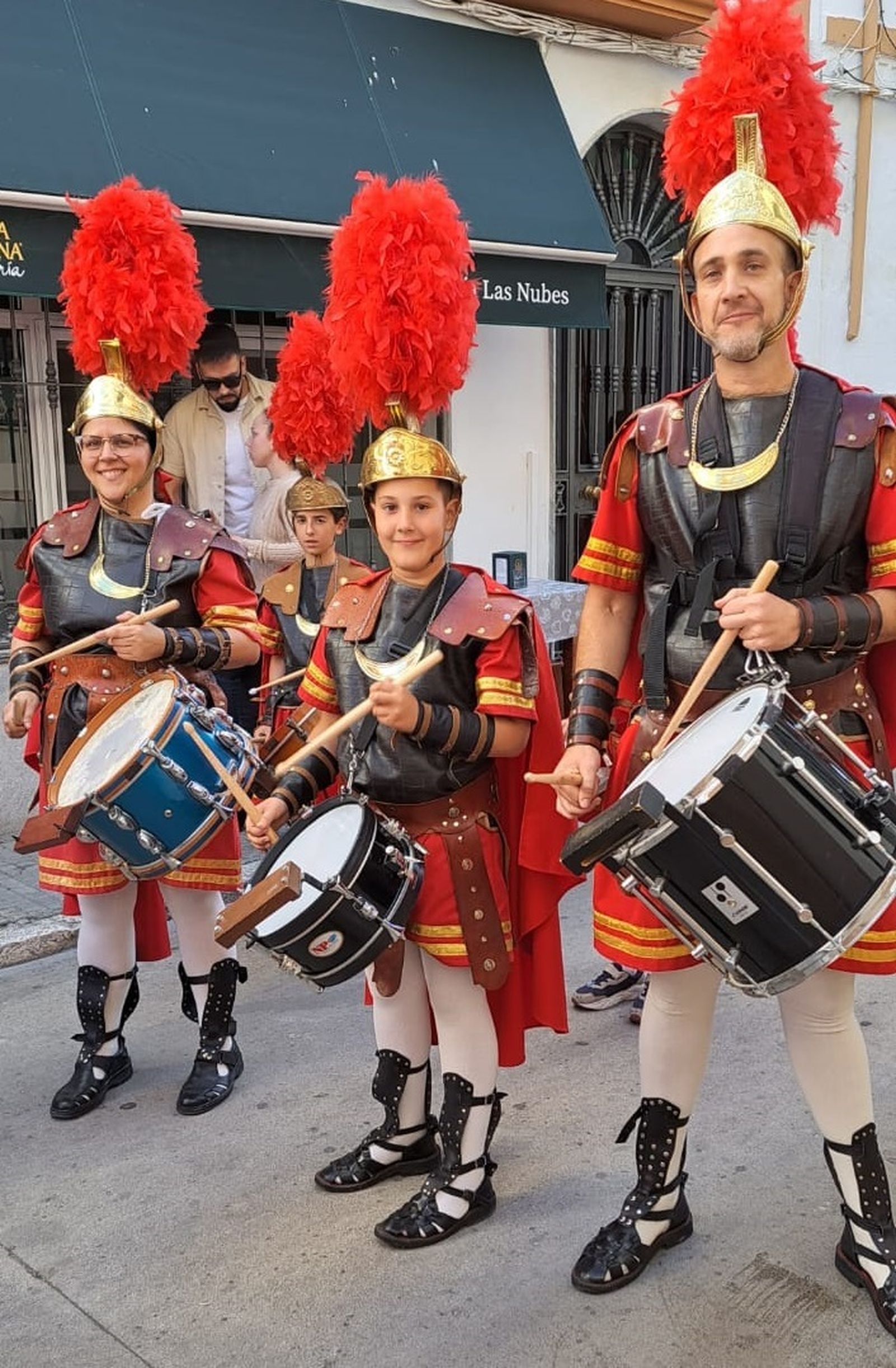 Viernes Santo en Iznájar: la procesión del Calvario, en imágenes