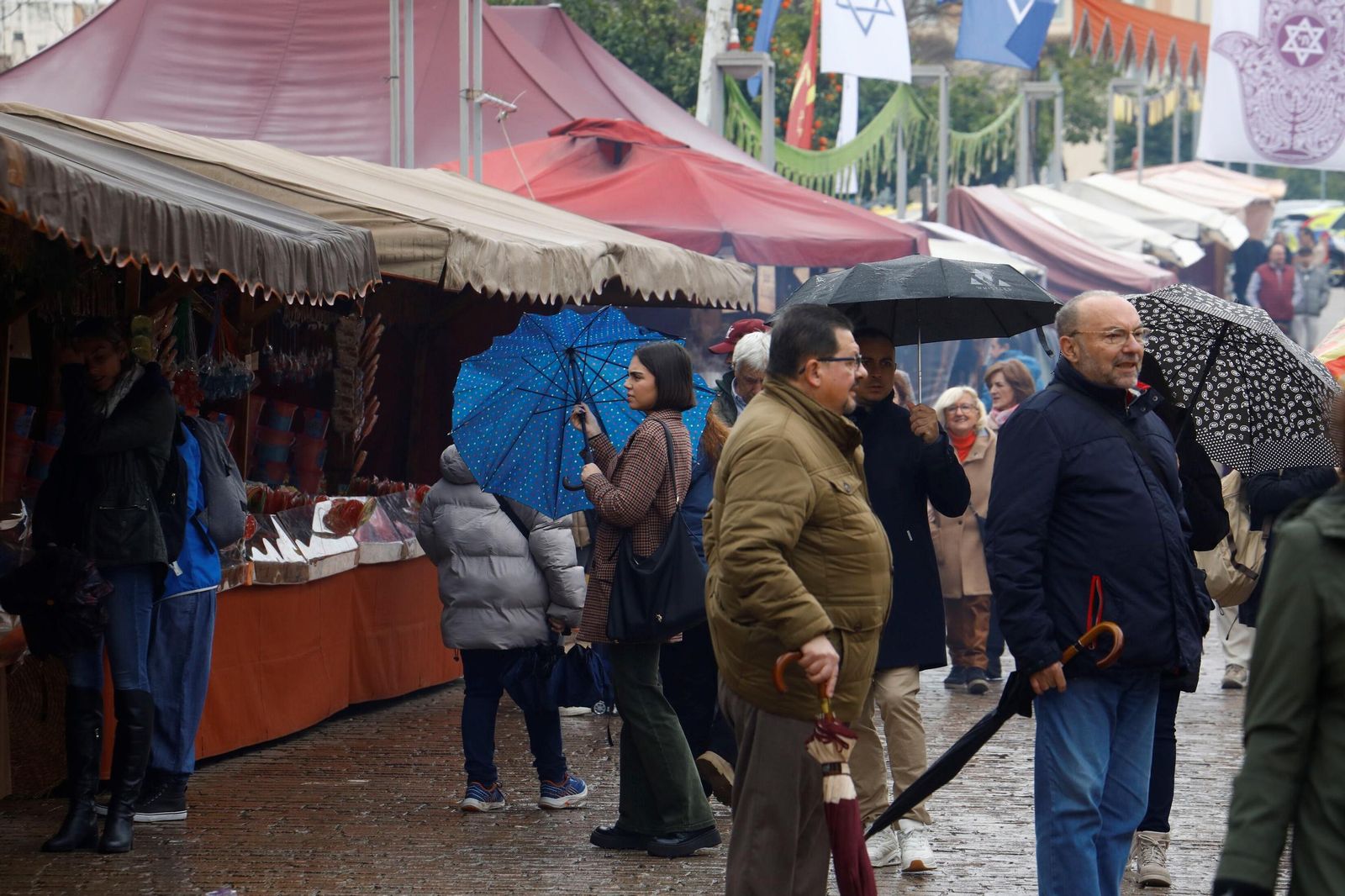 La borrasca Éowyn no consigue deslucir el Mercado Andalusí, en imágenes