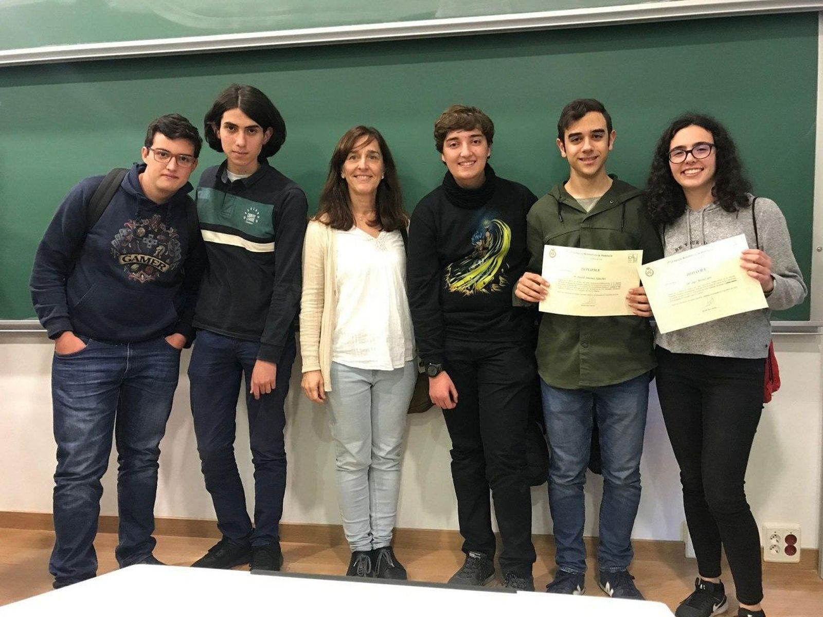 Algunos de los estudiantes que participaron en las Olimpiadas de Matemáticas.