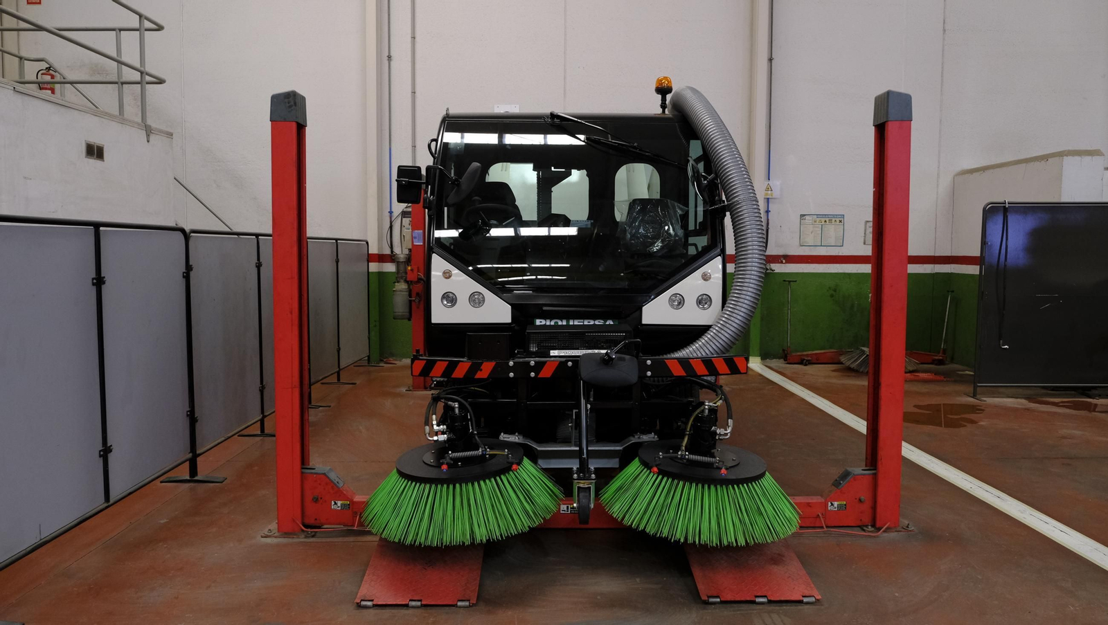 Un recorrido en imágenes por Piquersa, 25 años de maquinaria almeriense