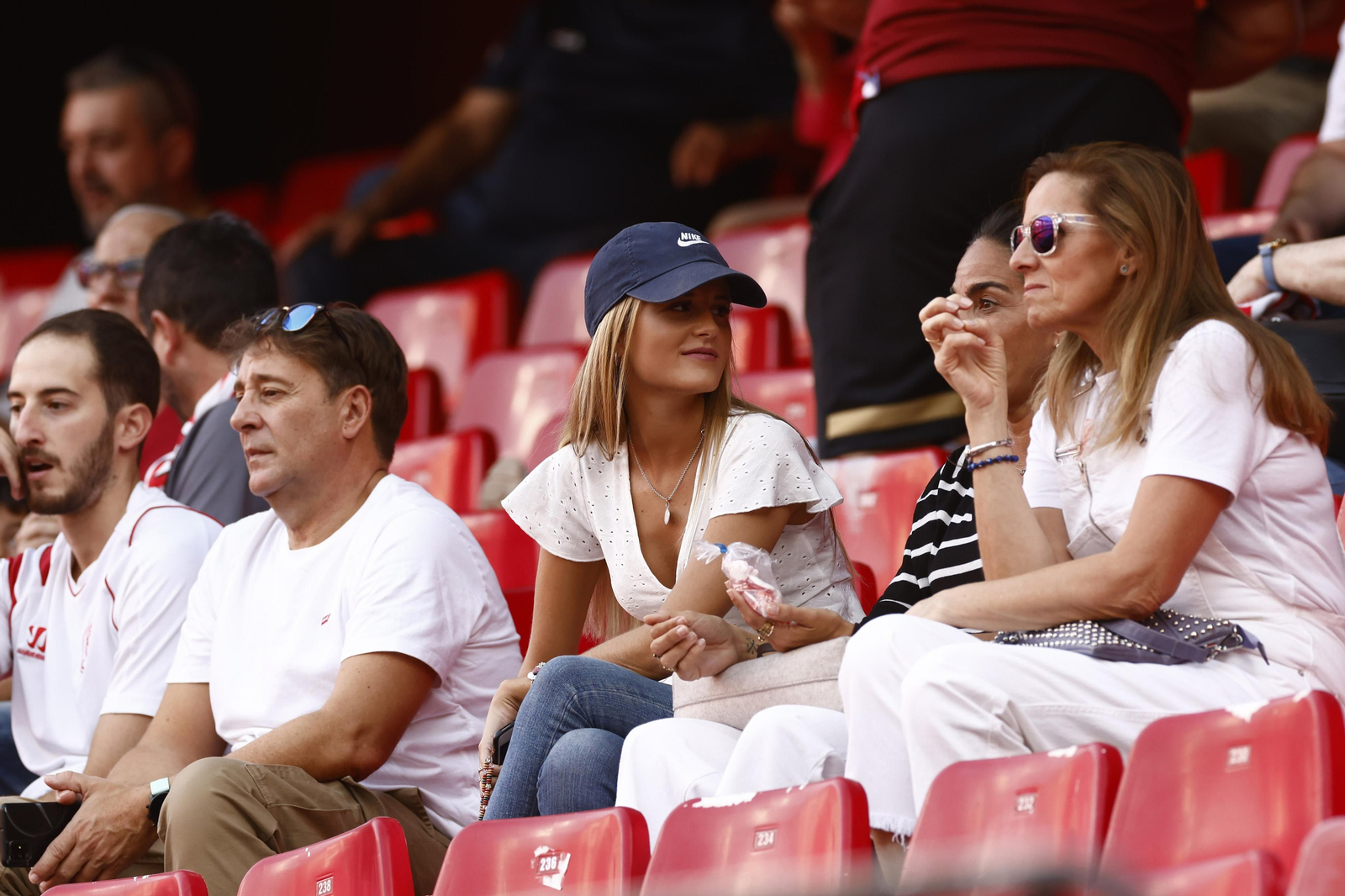 Búscate en las fotos del Sevilla-Valencia