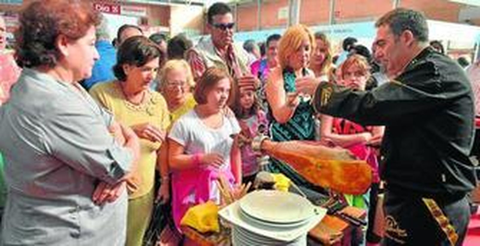 El público observa a un cortador en la edición del año pasado.