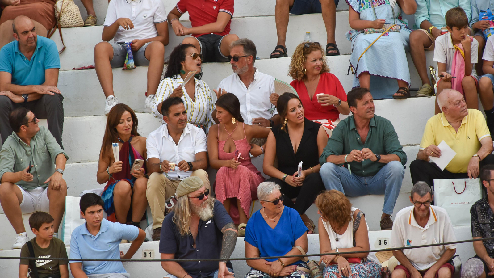 Búscate en las fotos del  festejo mixto de la Feria Real de San Roque