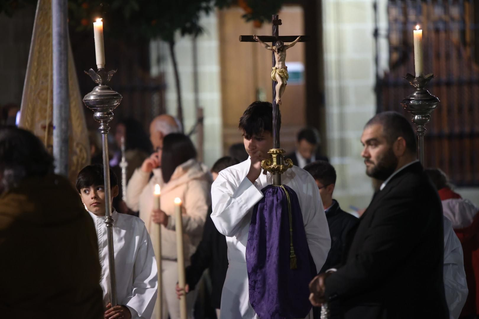 Traslado de la Hermandad del Resucitado a San Dionisio