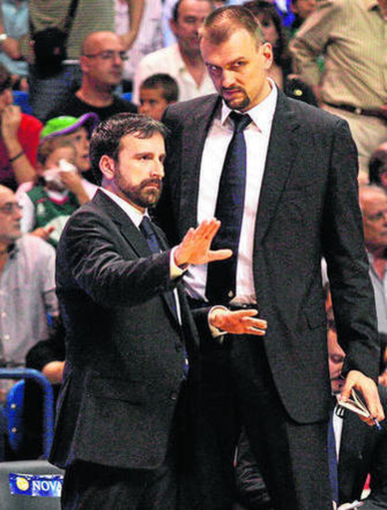 Plaza consulta con Tabak en su etapa en el Real Madrid.