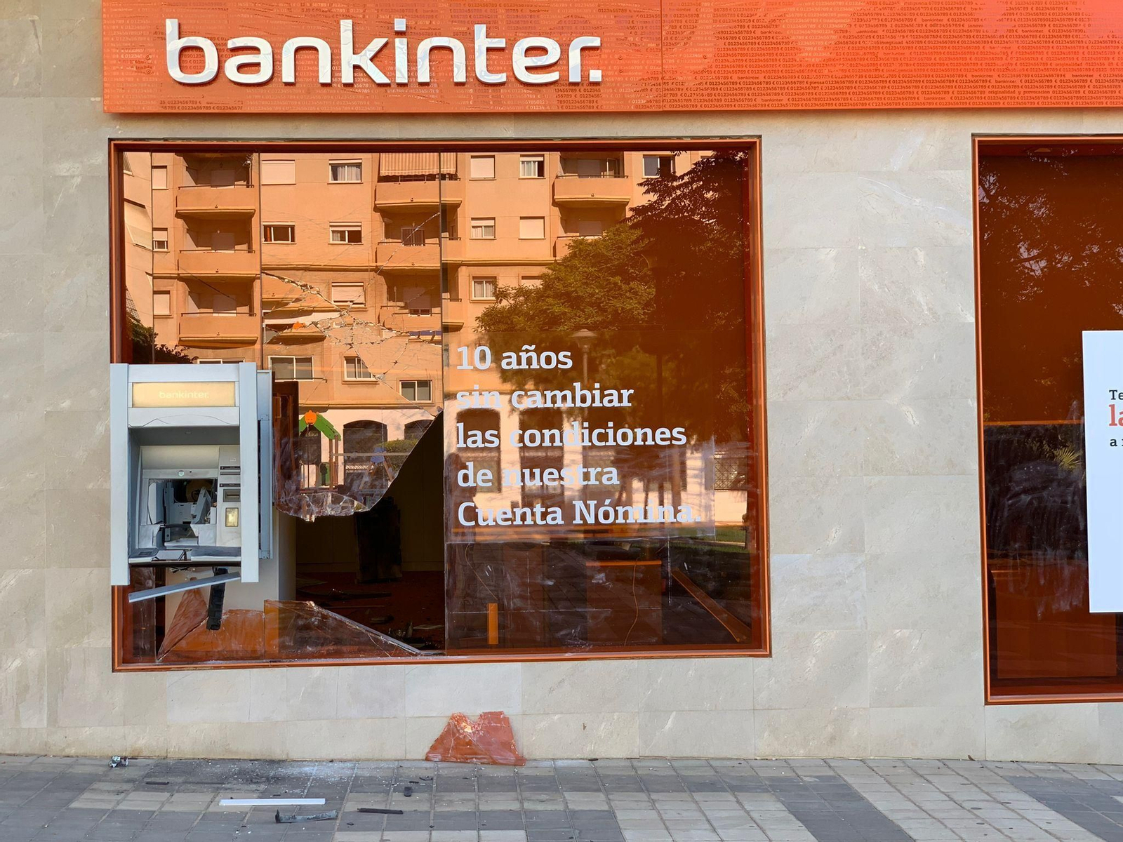 Robo en la sucursal de Bankinter de Teatinos.