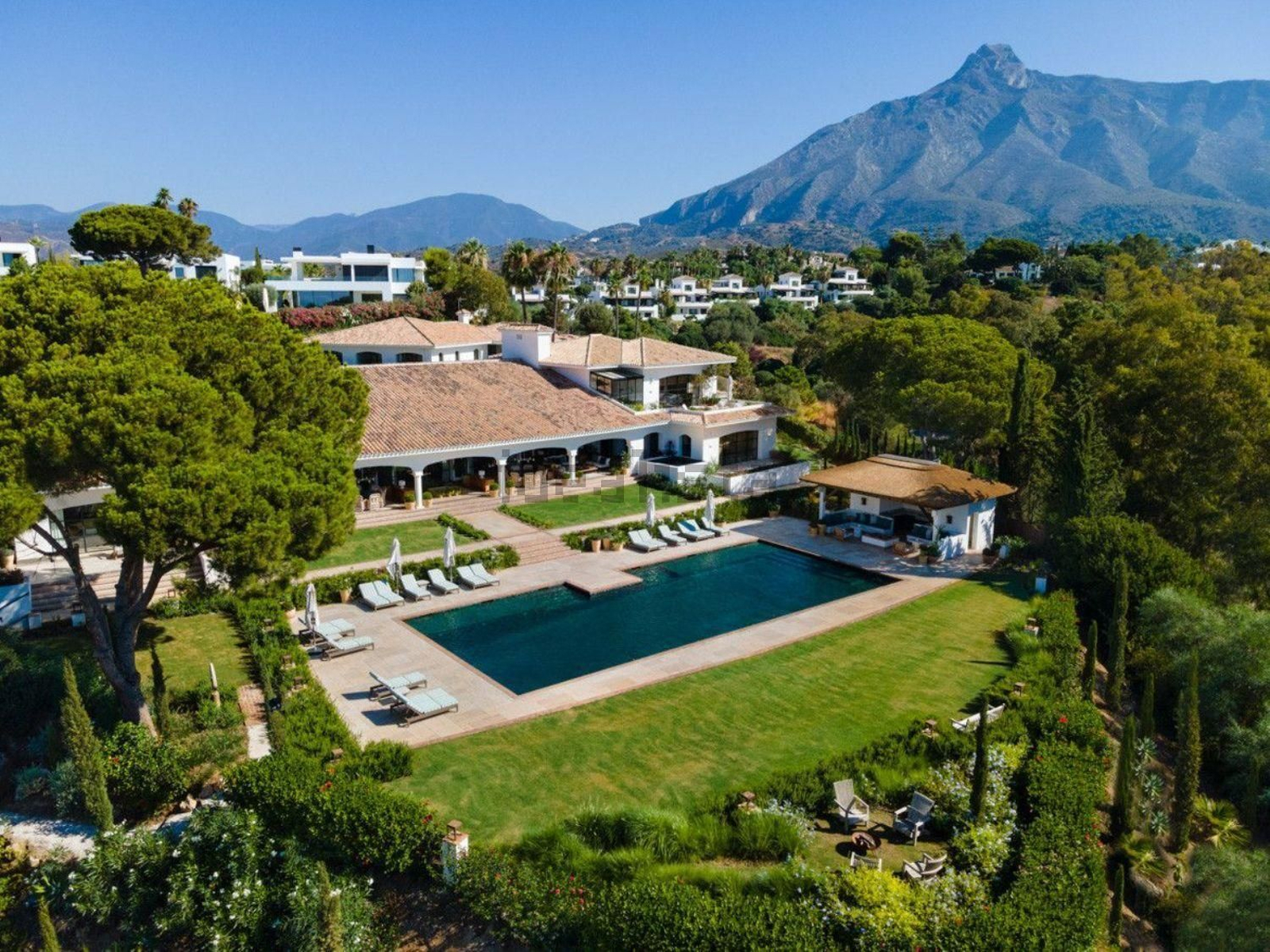 Imagen desde arriba de la vivienda Así es por dentro la vivienda de lujo más a la venta en Málaga: 35 millones